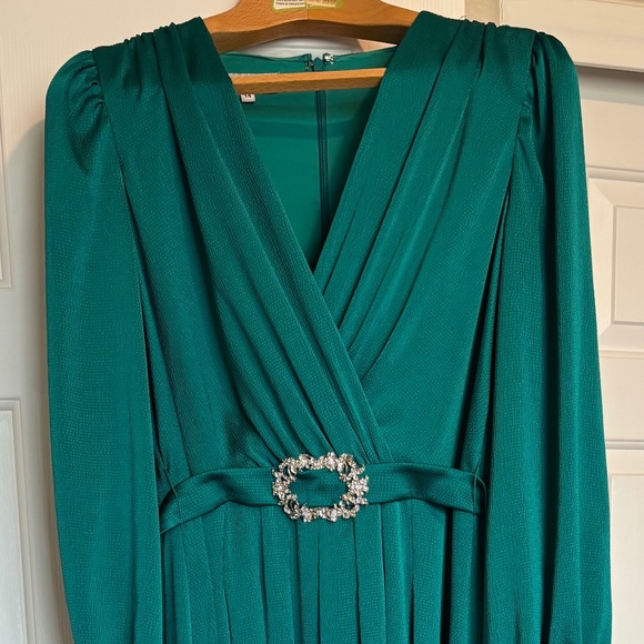 Luxury gown - Picture 2 of 15